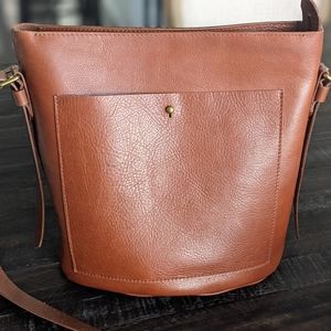 Madewell The Transport Bucket Bag